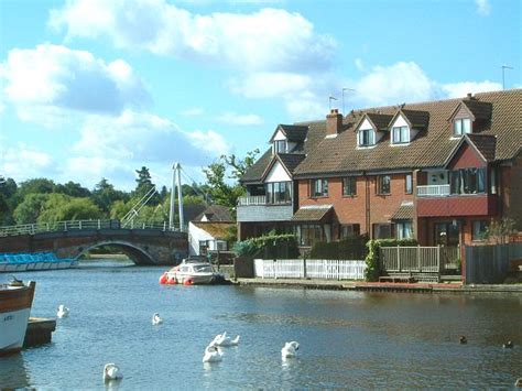 Central for shops, pubs and restaurants. Norfolk Broads Cottages | Wroxham Holiday Cottages