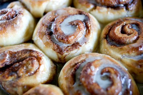 Find some new favorite recipes from the pioneer woman: Une-deux senses: Pioneer Woman's Cinnamon Rolls