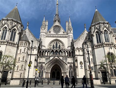 A Visit To The Royal Courts Of Justice