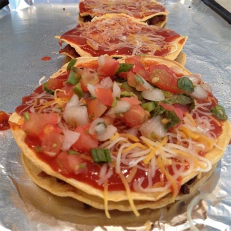 The calorie content of mexican cooking varies enormously. low calorie mexican pizza | Healthy appetizer recipes ...