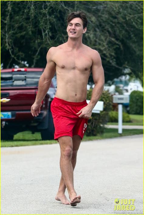 Photo Tyler Cameron Shirtless And Looking Ripped 03 Photo 4505563 Just Jared Entertainment