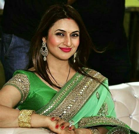 Divyanka emerged as the winner in the show zee teen queen and won the title of miss beautiful skin in 2003. Divyanka Tripathi: The real TV Queen | IWMBuzz