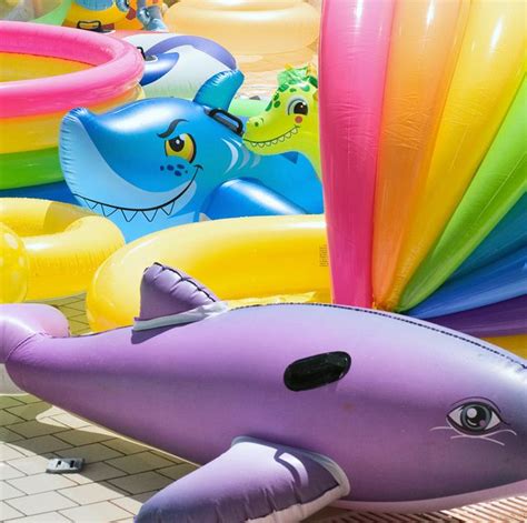 14 Best Pool Floats For Adults In 2021 Cool Pool Floats