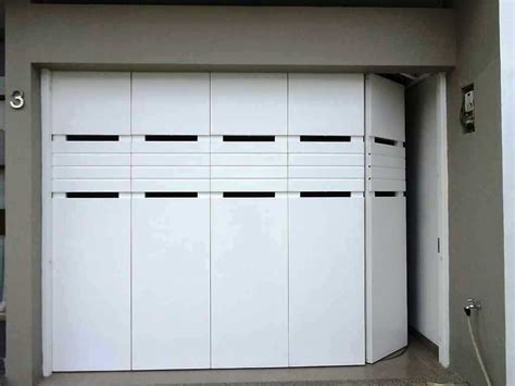 model pintu garasi minimalis  kayu furniturumah