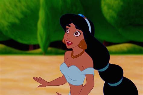 This woman looks like an IRL Princess Jasmine, the internet is ...