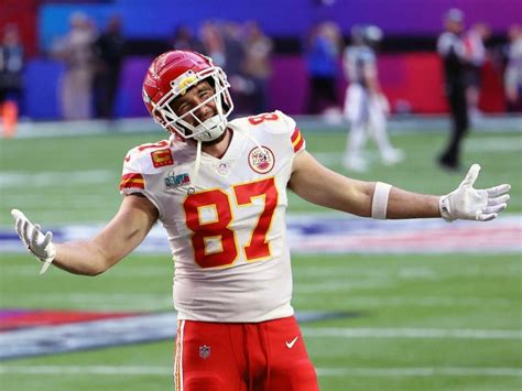 Travis Kelce Pointed Out A Wide Open Teammate To Help The Chiefs Convert On The Super Bowl