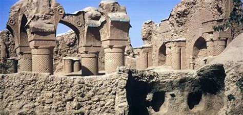 نتایج سراسری کانکور افغانستان روز چهارشنبه، ۱۹ سرطان اعلام شد و اول‌نمره این دوره از کانکور، احمدراشد یوسفی. آثار أفغانستان التاریخية - موضوع