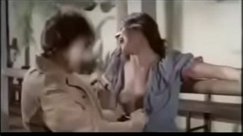 Luz Marina Grisales es violada brutalmente en una escena de la película Savana violenza carnale