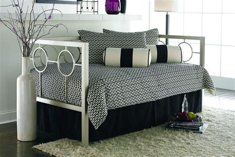 Astoria Daybed Pop Up Trundle Bed Contemporary Bed Murphy Bed Plans