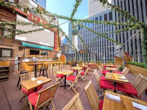 New Beer Garden Opens On Midtown Hotel Rooftop Midtown Manhattan Ny