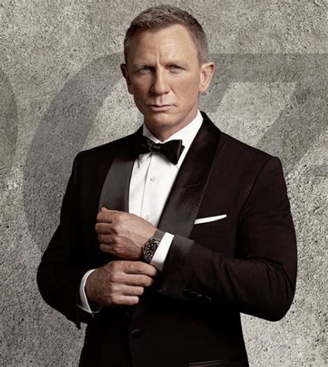 Daniel craig, english actor known for his restrained gravitas and ruggedly handsome features. Daniel Craig Net Worth 2020, Age, Career, Family, Wife ...