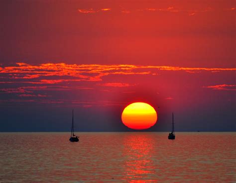 Delighted Sailors Red Sky At Night Sailors Delight T Flickr