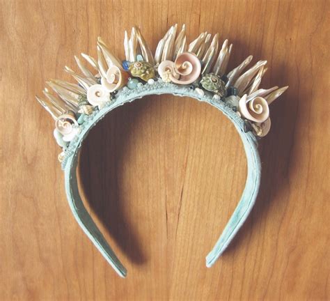 9 Diys To Make A Gorgeous Mermaid Seashell Crown Guide Patterns