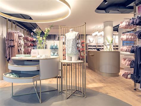 New Retail Store Concept | DFROST Retail Identity | Archello