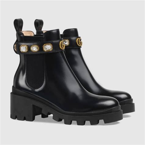 Leather upper and lining, rubber sole. Gucci Leather ankle boot with belt (com imagens) | Botas ...