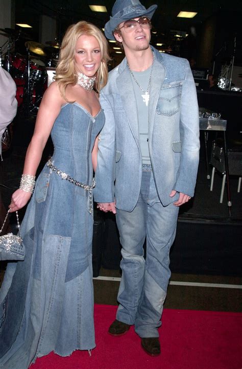 21 Nostalgic Fashion Trends From The Early 2000s