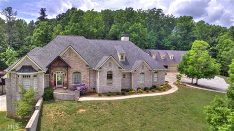 Beautiful Brick Ranch On 28 Private Acres Georgia Luxury Homes