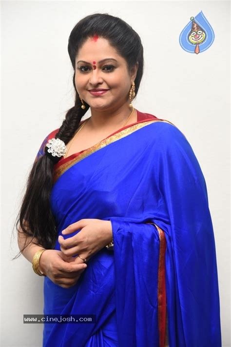 Raasi New Stills Photo 14 Of 18