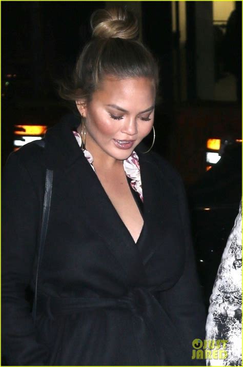john legend and pregnant chrissy teigen step out for dinner in nyc photo 4000681 chrissy teigen