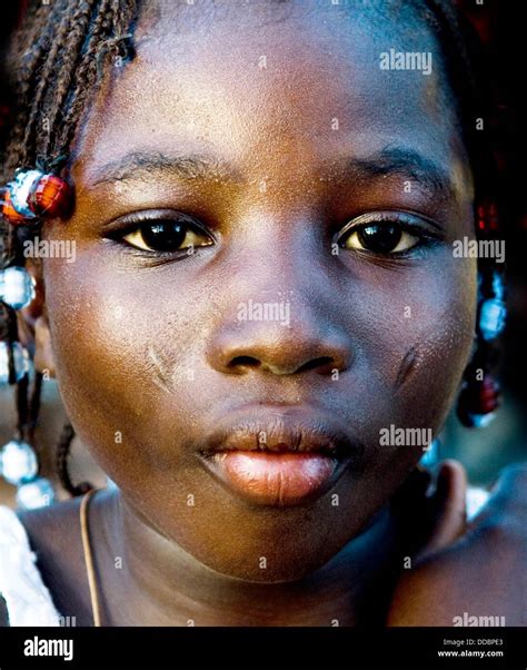 Fille Africaine Sub Saharienne Banque De Photographies Et Dimages à Haute Résolution Alamy