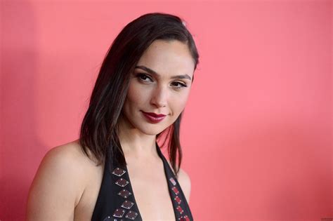 gal gadot revlon live boldly campaign hd celebrities 4k wallpapers images backgrounds
