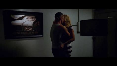 Scarlett Johansson And Joseph Gordon Levitt Kiss Scene In Don Jon Movie