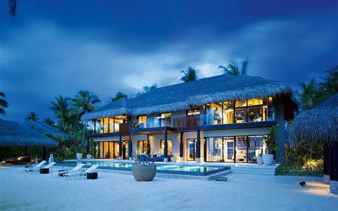 15 Fabulous Beach Houses In The Maldives Beach House Tour Maldives
