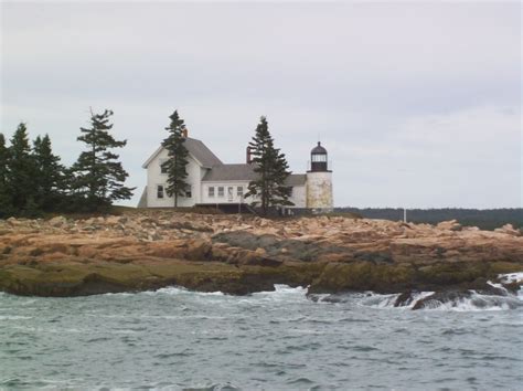 Winter Harbor Lighthouse In Maine Beautiful Lighthouse Winter Harbor