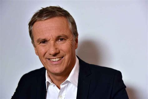 Zemmour took part in the much criticized convention, provoking the ire of mainstream journalists, and even those from the more conservative. Zemmour, Préfecture de Police : Nicolas Dupont-Aignan sur ...