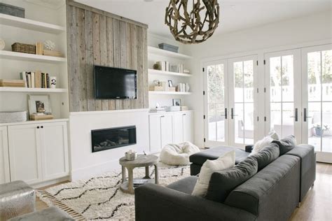 Every wonder how your favorite fictional character would decorate? How to Decorate a Living Room: 11 Designer Tips | Houzz