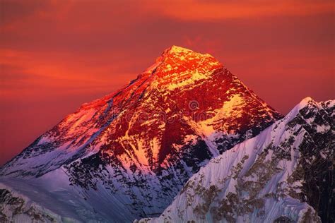 Evening Sunset View Of Mount Everest Red Colored Stock Image Image Of