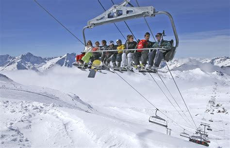 Beginners Skiing Holidays France New To Skiing Peak Retreats