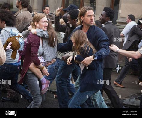 World War Z 2013 Mireille Enos Hi Res Stock Photography And Images Alamy
