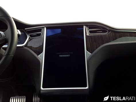 Tesla Model S Screen Protectors For Glare And Scratch Prevention