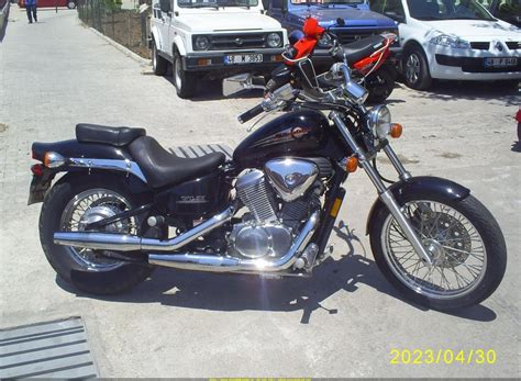 The 2004 honda vt600cd shadow vlx deluxe is the perfect choice for those in search of a smaller, more manageable cruiser with classic looks and boasting more than just a dash of retro styling. 2004 Honda VT600 Shadow VLX - Moto.ZombDrive.COM