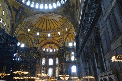 How many rooms does Hagia Sophia have? 2