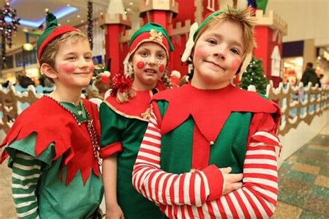 Good Elf Ryan Becomes Santas Little Helper At Stertford Mall
