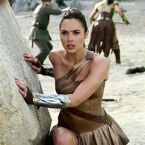 Pin By Mylena Marques Ribeiro On Coisas De Nerd Gal Gadot Wonder Woman Gal Gadot Wonder