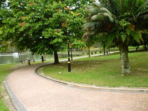 The trail is primarily used for hiking, walking, and running. Siu~V: taman tasik permaisuri ... fit for a princess