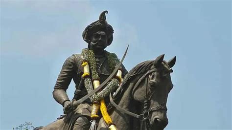 Pm Modi To Unveil Nadaprabhu Kempegowda Statue At Bengaluru Airport