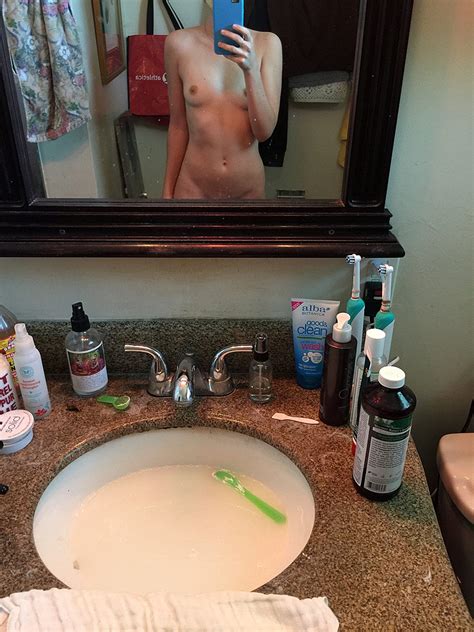 Alexa Nikolas Nude Private Pics — Selfie Queen Showed Her Pussy Scandal Planet