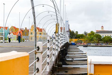 Queen Emma Bridge In Willemstad Curaçao Franks Travelbox