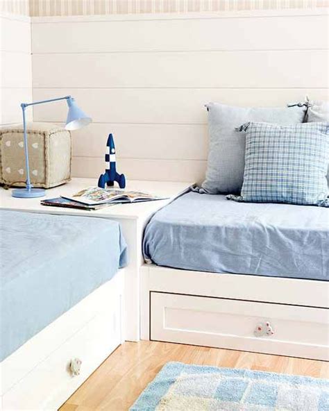 Need a smaller bed, different dresser, or to start over? design for guest room w/ 2 beds | Small space bedroom ...
