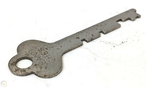 Vintage Lane Cedar Chest Key Only 1976840020