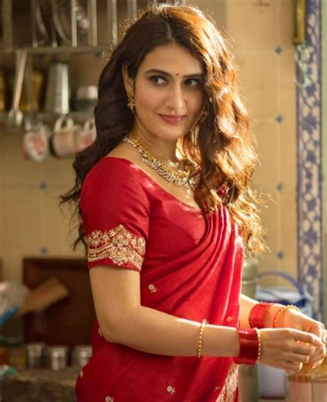 Fatima Sana Shaikh Looks Hot In Red Saree