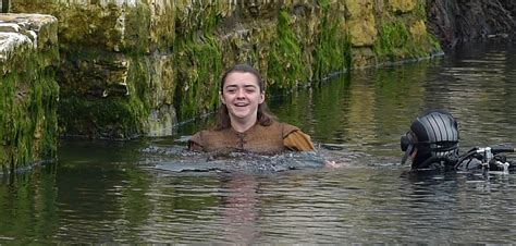Game Of Thrones Maisie Williams Films A Scene In The Water Game Of