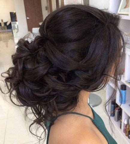 When it comes to updos, tresses of medium length can present a very pretty picture, if done right. Updos for long thick hair wedding