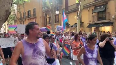 Miles de personas recorren el centro de Palma en la manifestación del