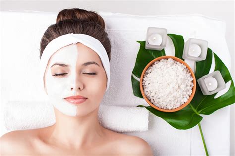 ayurvedic facial treatment mukha prasadanam travancore ayurveda