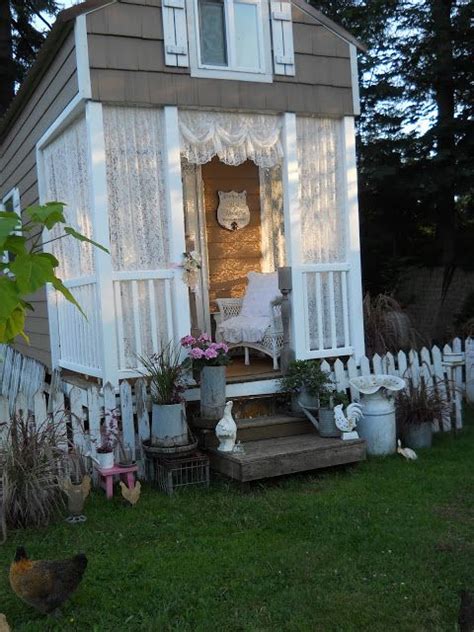 Posh Porch This Clever Tinyhome Owner Used Thrift Store Lace Panels
